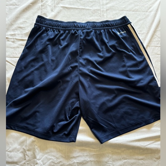 AEROREADY Training Shorts - Picture 3 of 6